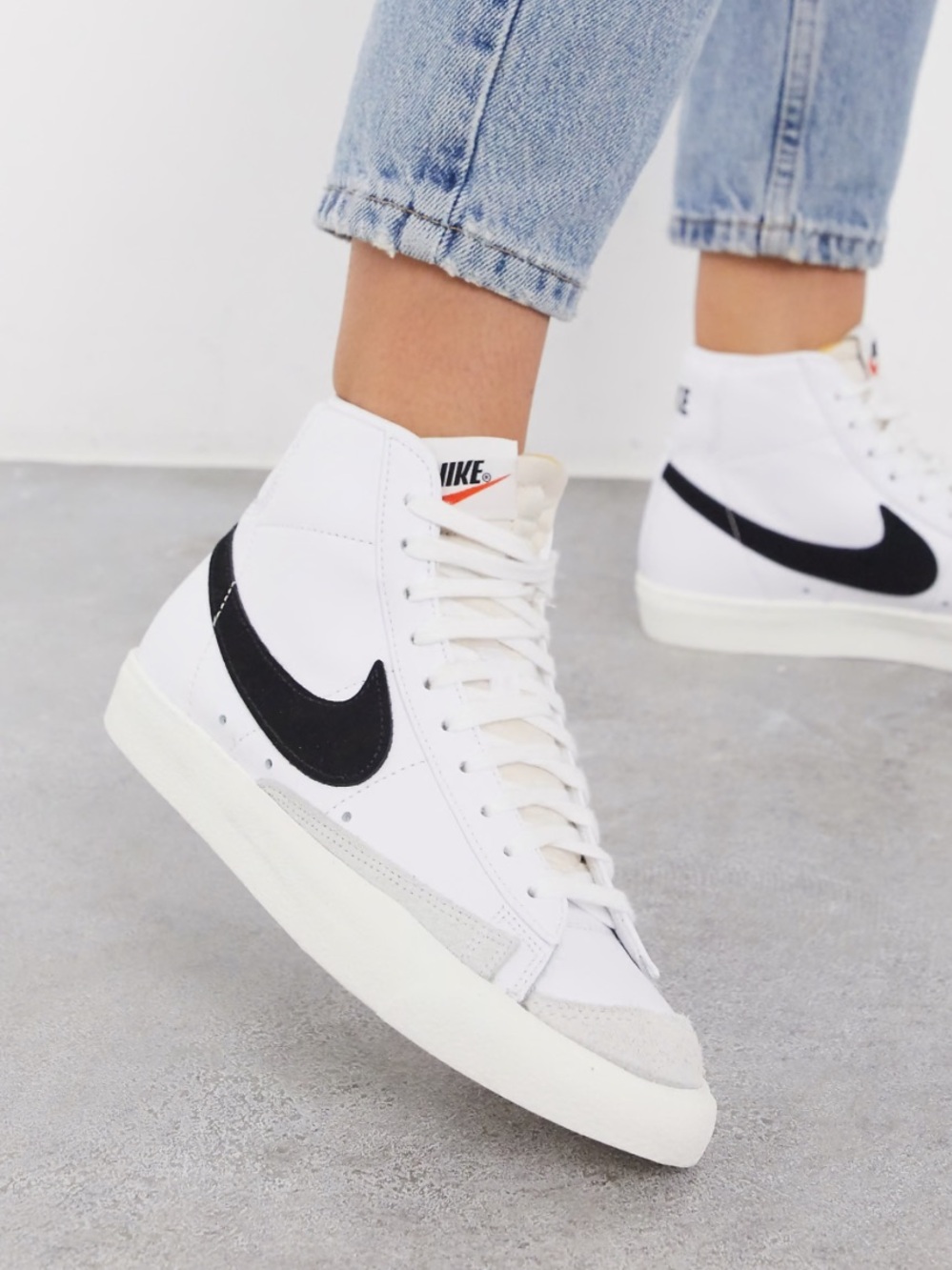 Nike Blazer Mid '77 Vintage Sneakers Women’s Size 7 Black/White